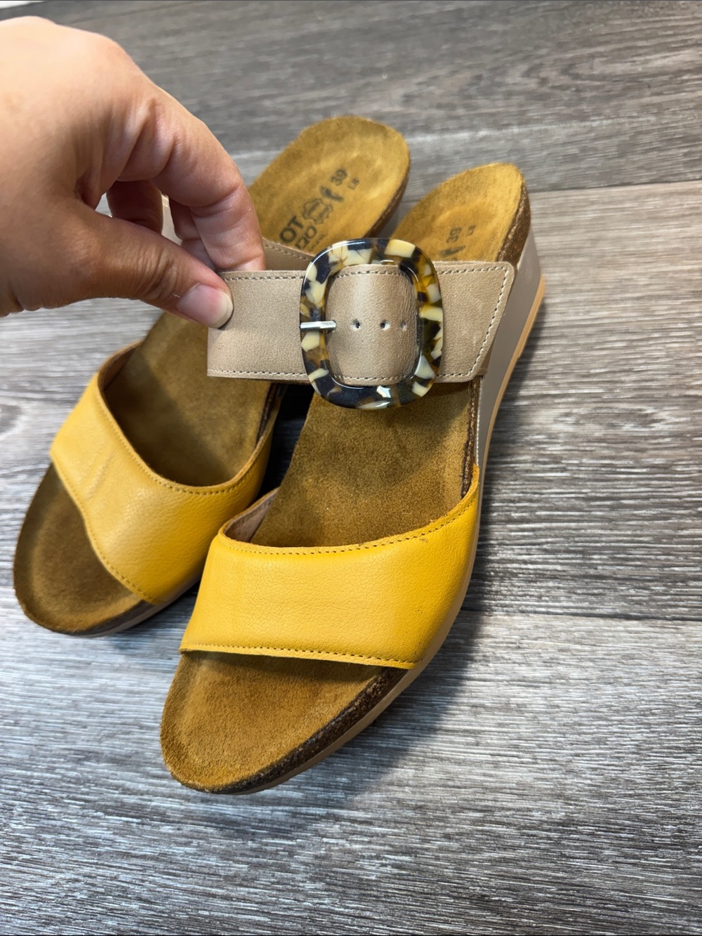 Naot Yellow and Tan Wedge Sandals with Buckle woman’s SZ 39 (h93)
